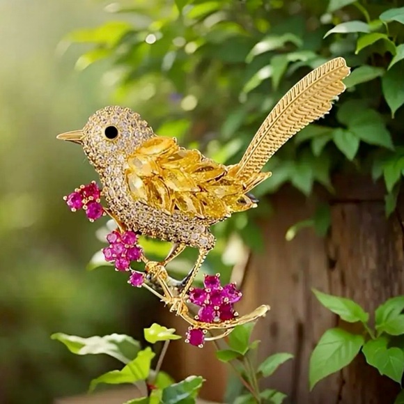 Jewelry - Vintage-Style Cubic Zirconia Magpie Bird on a Branch Brooch Pin. NWOT